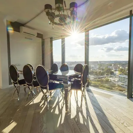 Penthouse Capital Towers Апартаменти Ряшів